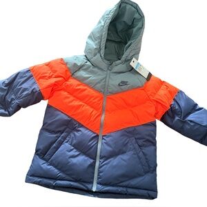 Nike puffer jacket youth size medium BNWT
